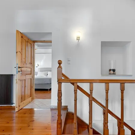 Myrtillo I Luxury Traditional House Spanokhórion